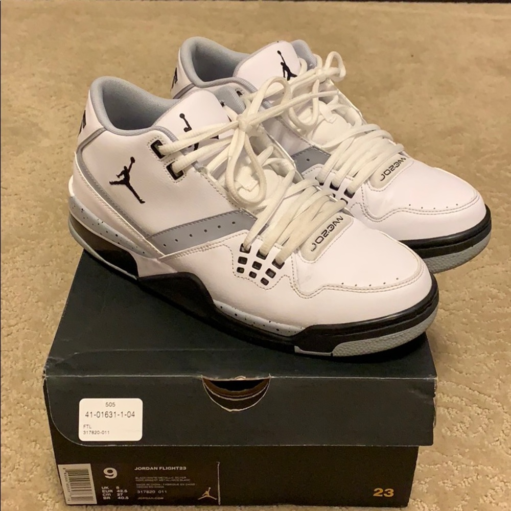 Jordan Flight23 White. Good condition. Size 9